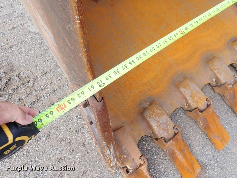 image for item DN1792 2005 John Deere 330C LC  excavator