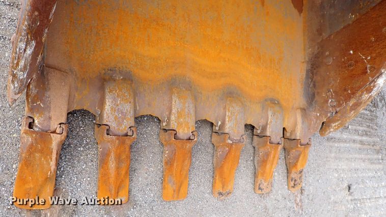 image for item DN1792 2005 John Deere 330C LC  excavator