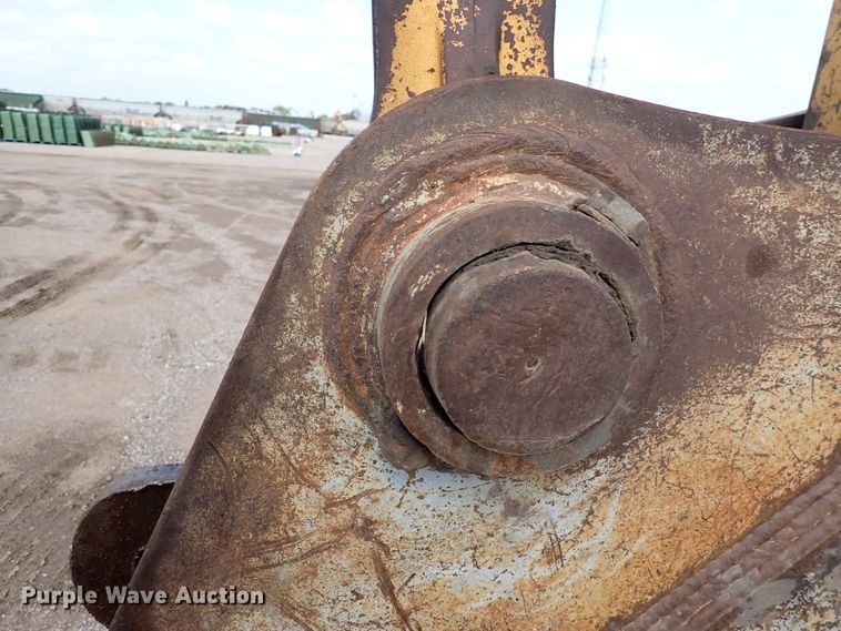 image for item DN1792 2005 John Deere 330C LC  excavator