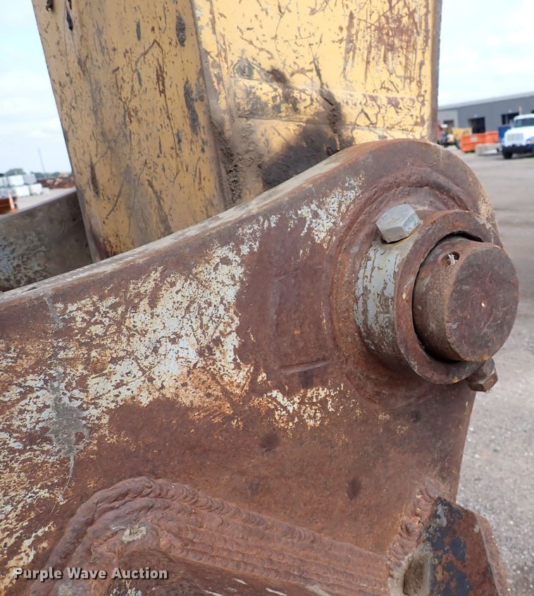 image for item DN1792 2005 John Deere 330C LC  excavator