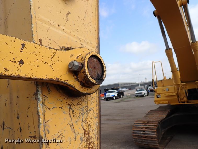 image for item DN1792 2005 John Deere 330C LC  excavator