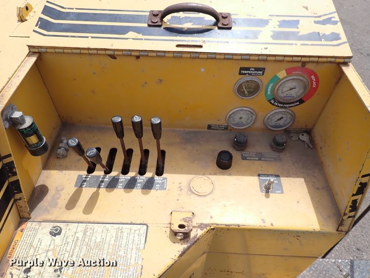 image for item DN1793 Gomaco GT3600  curb machine