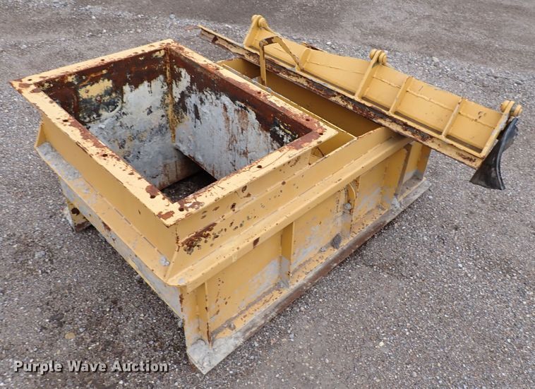 image for item DN1793 Gomaco GT3600  curb machine