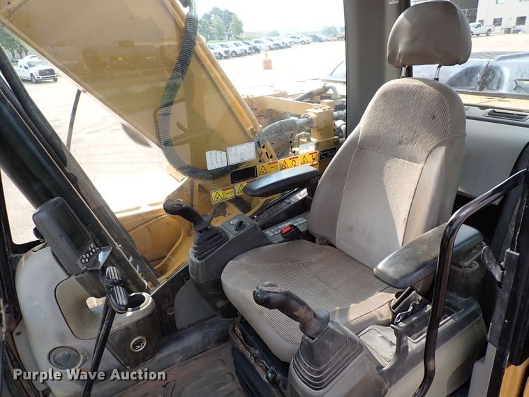 image for item DN1800 2009 Caterpillar 320DL  excavator