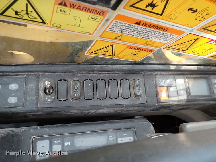 image for item DN1800 2009 Caterpillar 320DL  excavator