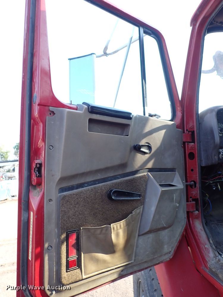 image for item DN1839 1982 International  drilling rig truck