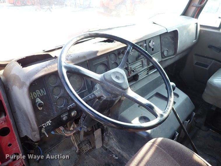 image for item DN1839 1982 International  drilling rig truck