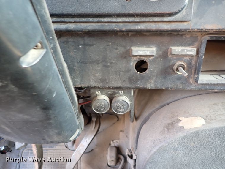 image for item DN1839 1982 International  drilling rig truck