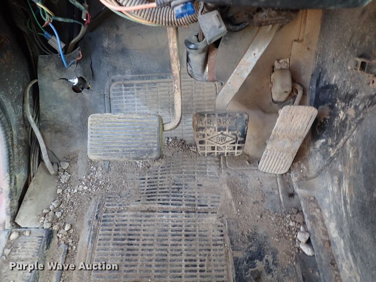 image for item DN1839 1982 International  drilling rig truck