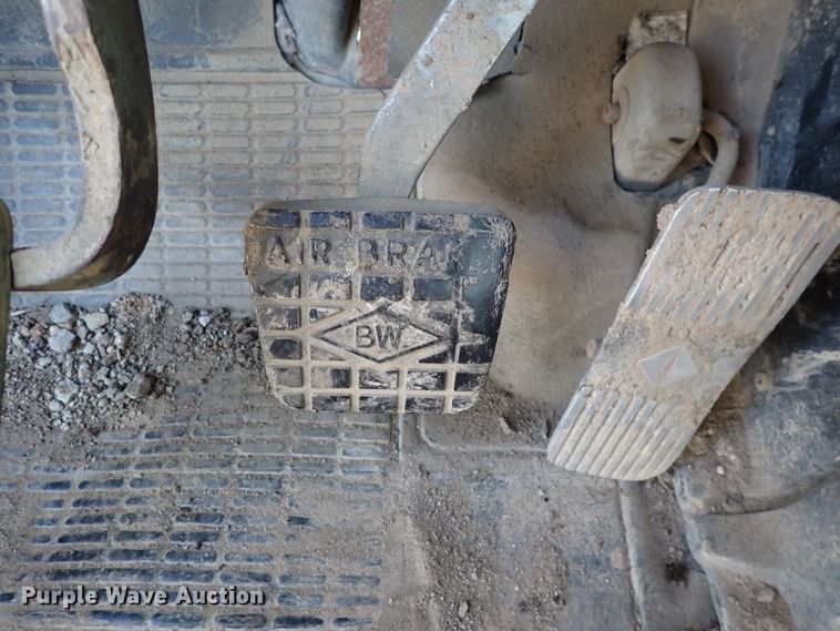 image for item DN1839 1982 International  drilling rig truck