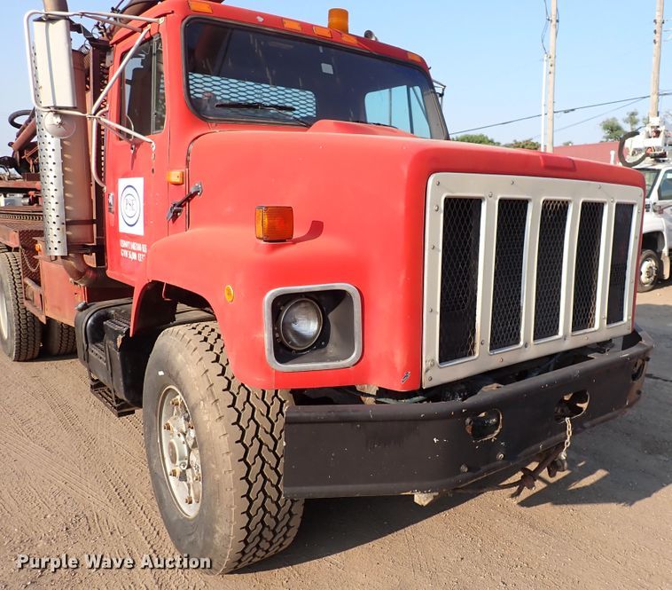 image for item DN1839 1982 International  drilling rig truck