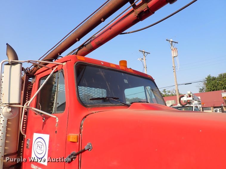 image for item DN1839 1982 International  drilling rig truck