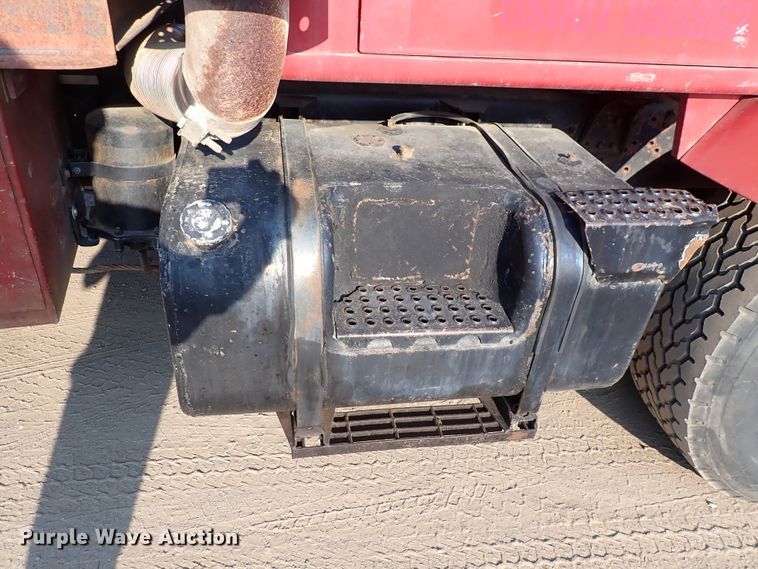 image for item DN1839 1982 International  drilling rig truck