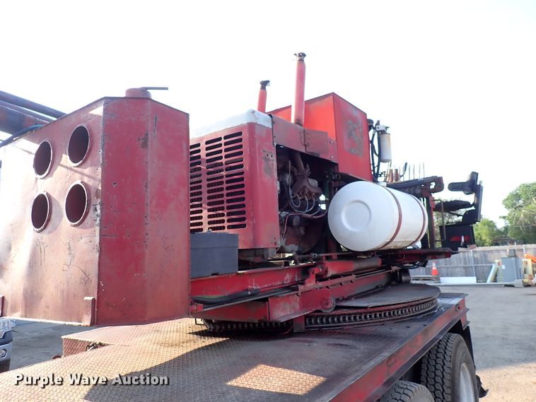 image for item DN1839 1982 International  drilling rig truck