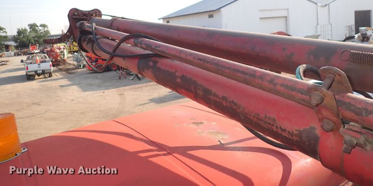 image for item DN1839 1982 International  drilling rig truck