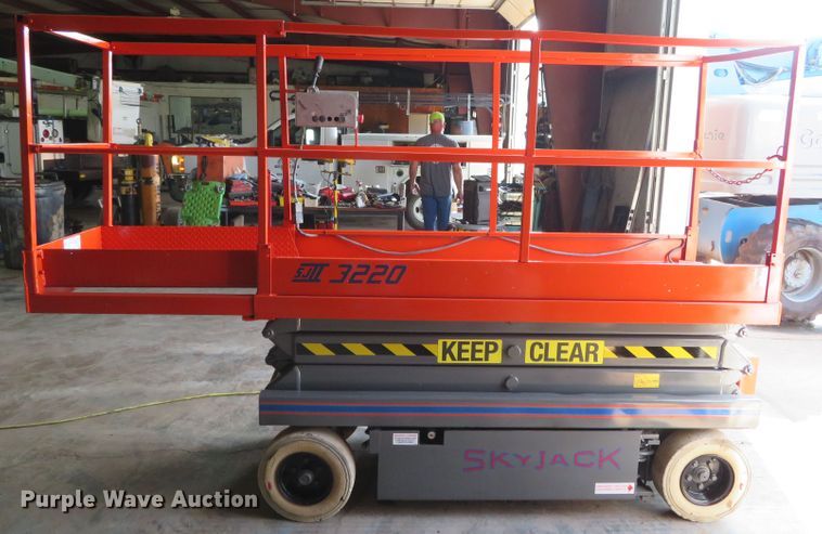 image for item DN5954 1994 Skyjack SJ3220  scissor lift