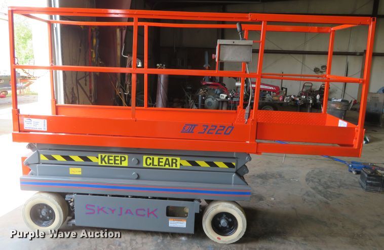 image for item DN5954 1994 Skyjack SJ3220  scissor lift