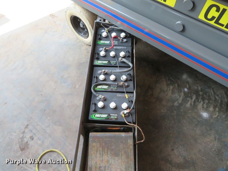 image for item DN5954 1994 Skyjack SJ3220  scissor lift