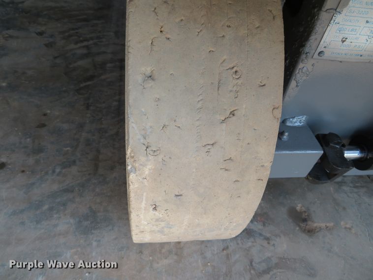 image for item DN5954 1994 Skyjack SJ3220  scissor lift