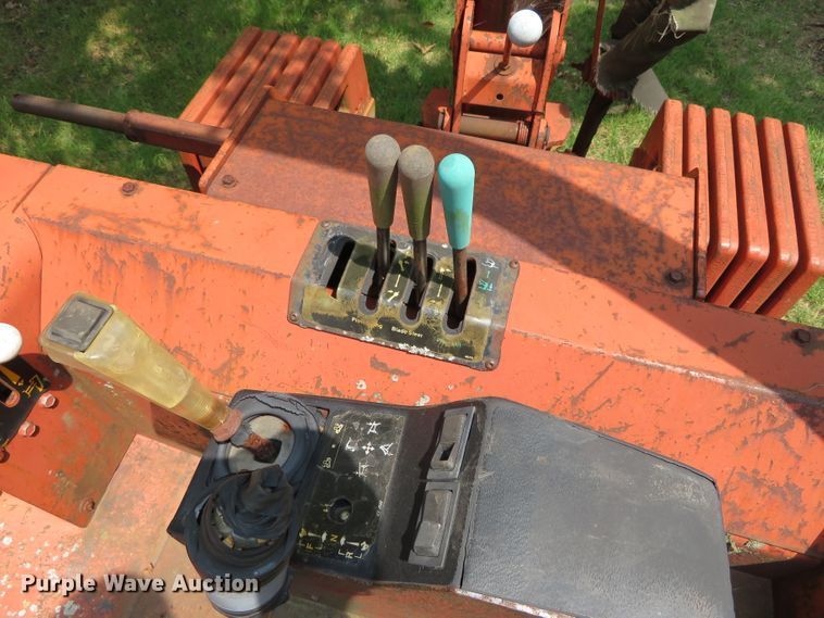 image for item DN5961 1994 Ditch Witch 8020  cable plow