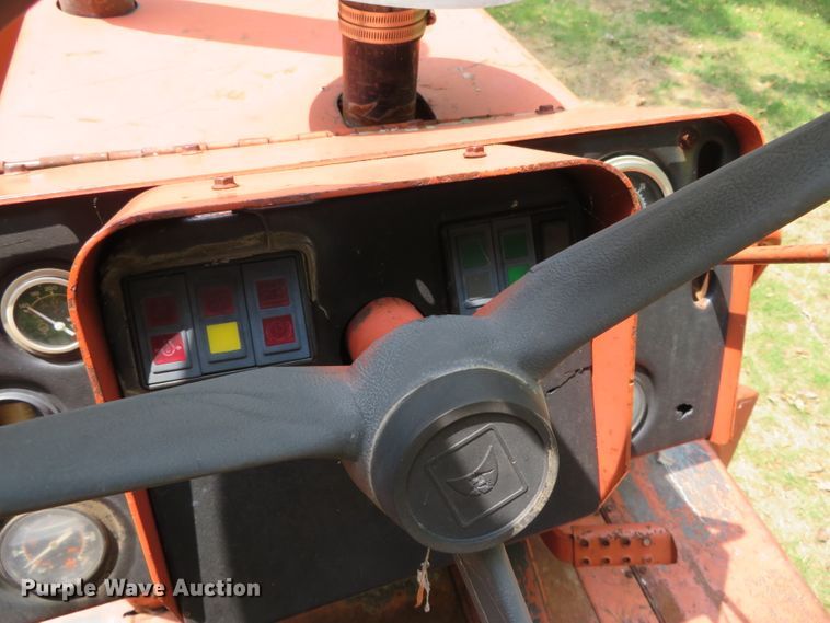 image for item DN5961 1994 Ditch Witch 8020  cable plow