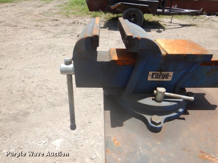 image for item ED9793 Metal work bench