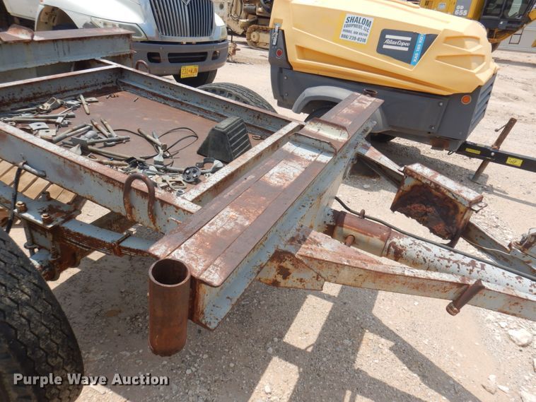 image for item ED9804 1989  shop built pipe trailer
