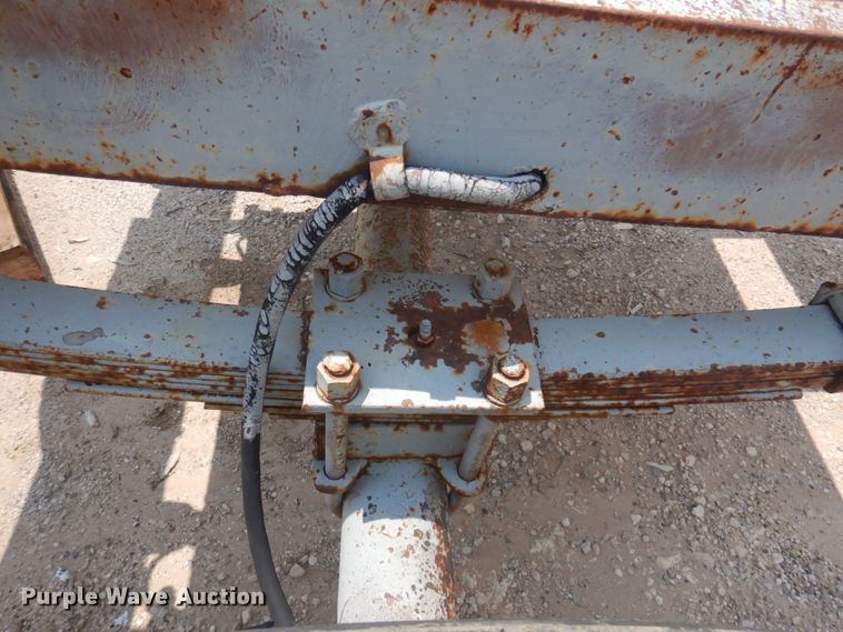 image for item ED9804 1989  shop built pipe trailer