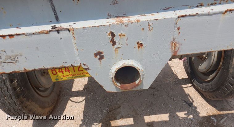 image for item ED9804 1989  shop built pipe trailer