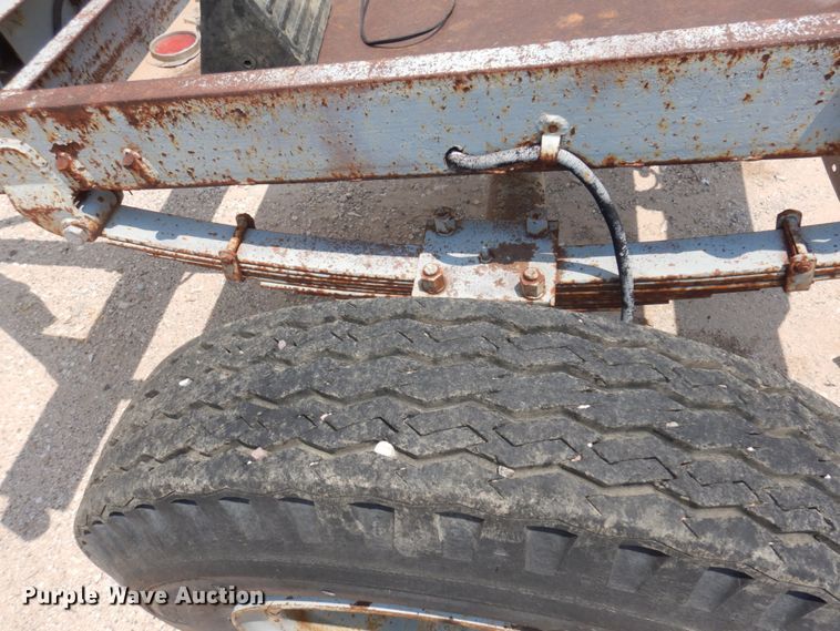 image for item ED9804 1989  shop built pipe trailer