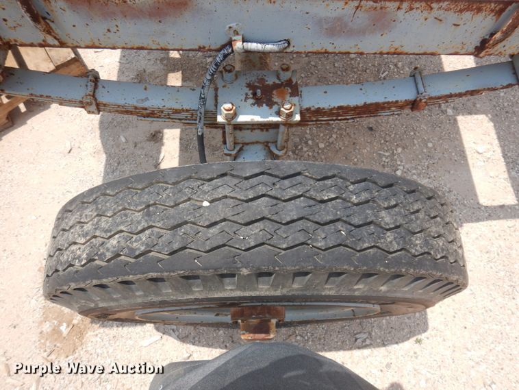 image for item ED9804 1989  shop built pipe trailer