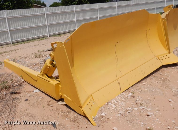 image for item ED9806 John Deere  10'4"W semi-u dozer blade