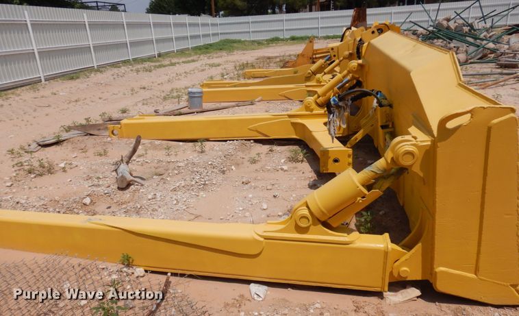 image for item ED9806 John Deere  10'4"W semi-u dozer blade