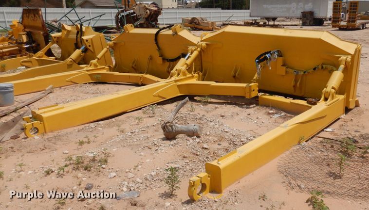 image for item ED9806 John Deere  10'4"W semi-u dozer blade