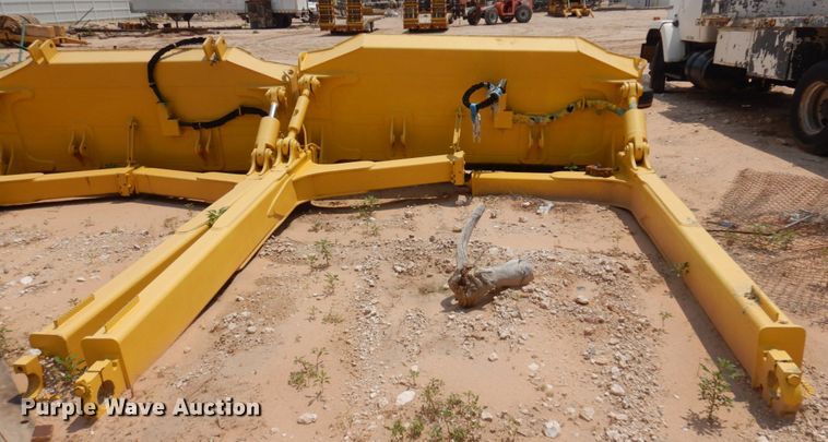 image for item ED9806 John Deere  10'4"W semi-u dozer blade