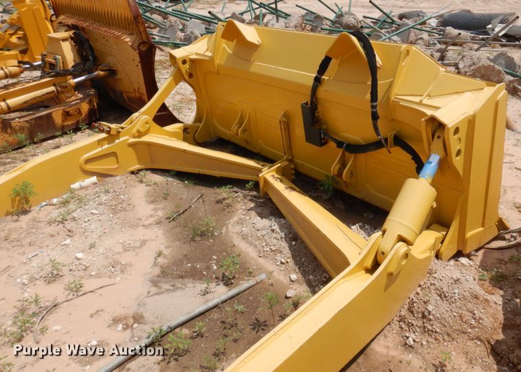 image for item ED9807 John Deere  10'4"W semi-u dozer blade