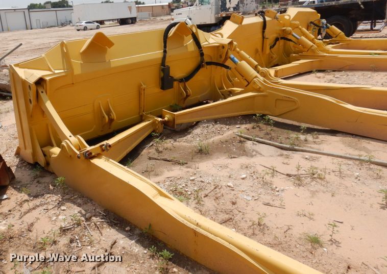 image for item ED9807 John Deere  10'4"W semi-u dozer blade