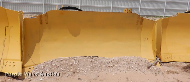 image for item ED9808 John Deere  10'4"W semi-u dozer blade