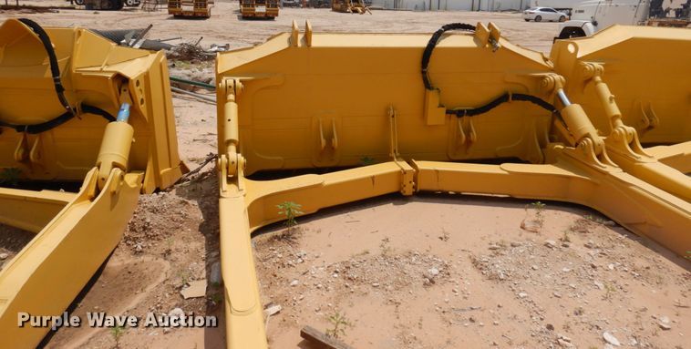 image for item ED9808 John Deere  10'4"W semi-u dozer blade