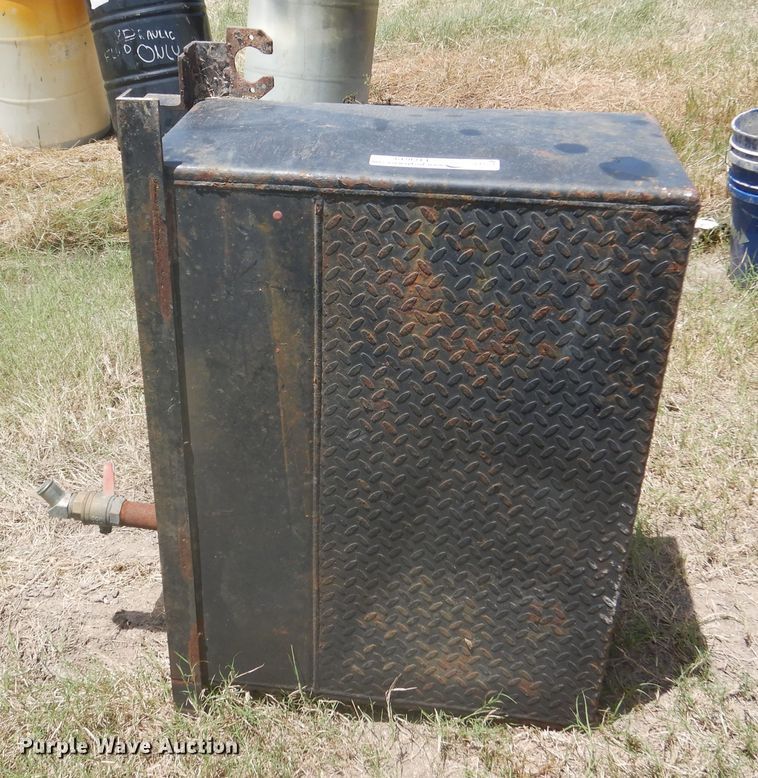 image for item ED9819 Metal hydraulic tank