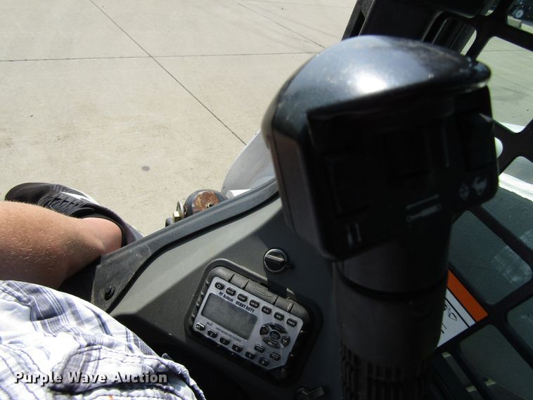 image for item EV9287 2017 Bobcat S650  skid steer loader