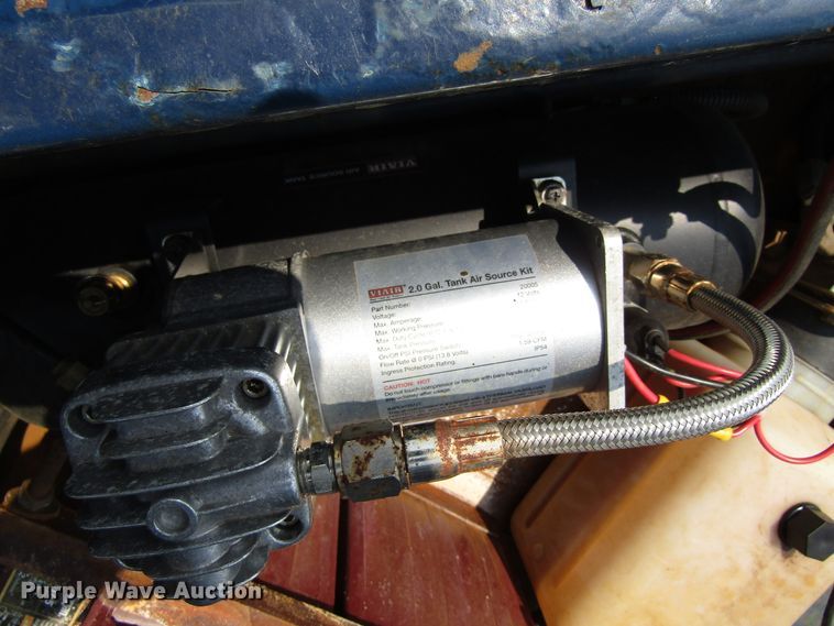 image for item EV9289 2013 B-B  equipment trailer