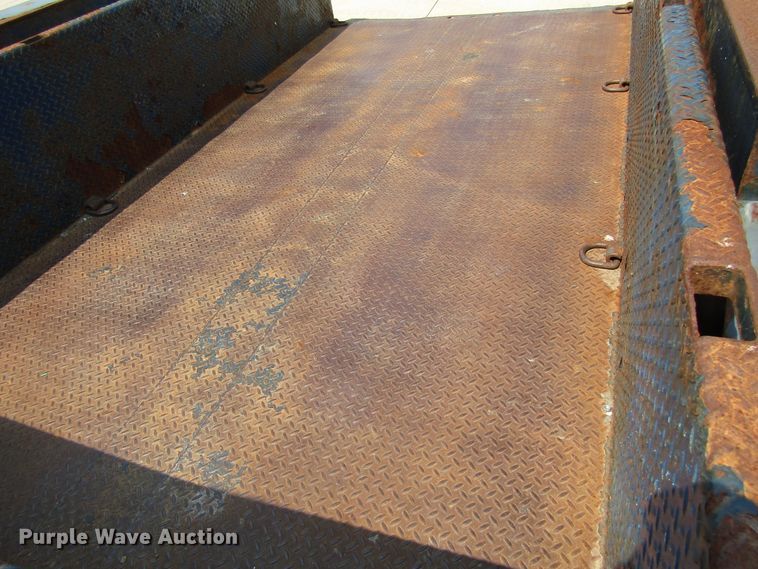 image for item EV9289 2013 B-B  equipment trailer