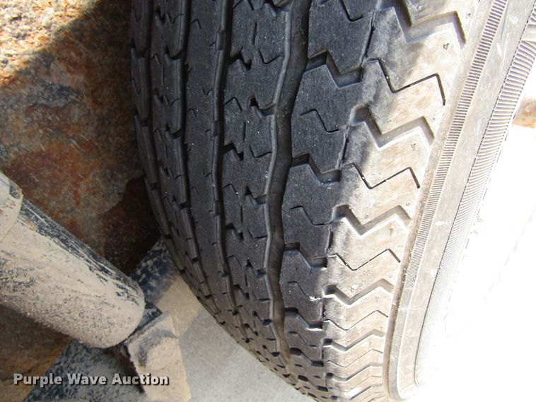 image for item EV9289 2013 B-B  equipment trailer