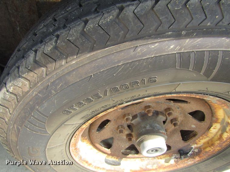 image for item EV9289 2013 B-B  equipment trailer