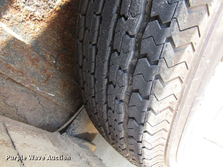 image for item EV9289 2013 B-B  equipment trailer