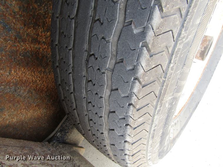 image for item EV9289 2013 B-B  equipment trailer