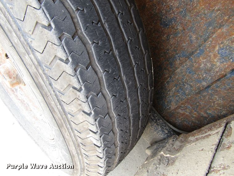 image for item EV9289 2013 B-B  equipment trailer