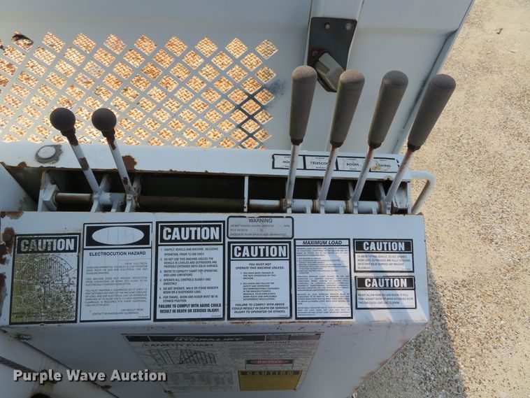 image for item FP9340 2002 Freightliner FL70  crane truck