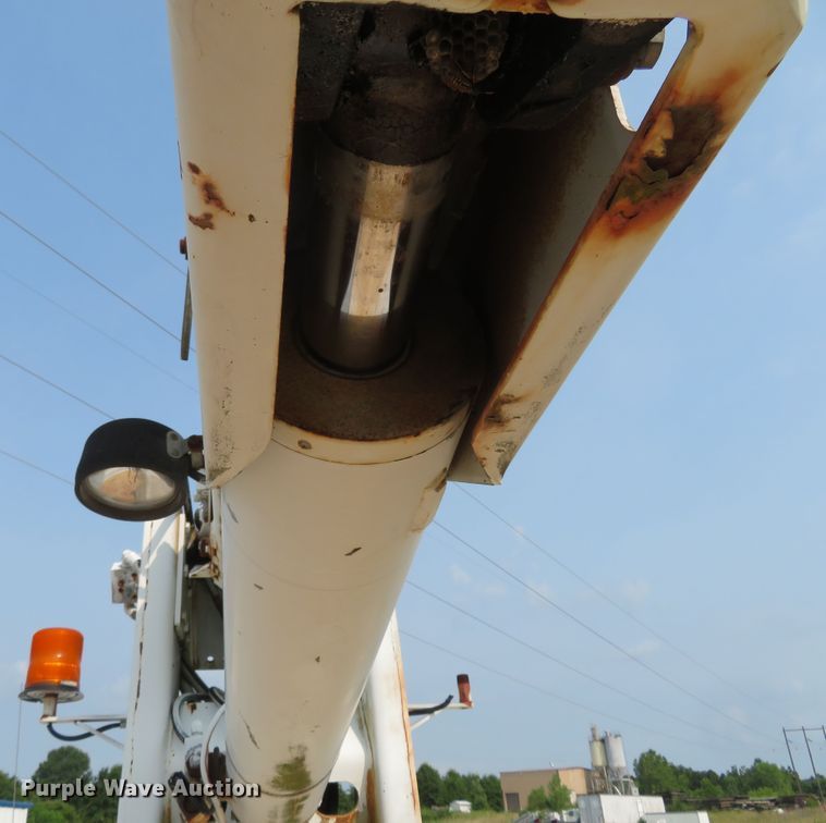 image for item FP9340 2002 Freightliner FL70  crane truck